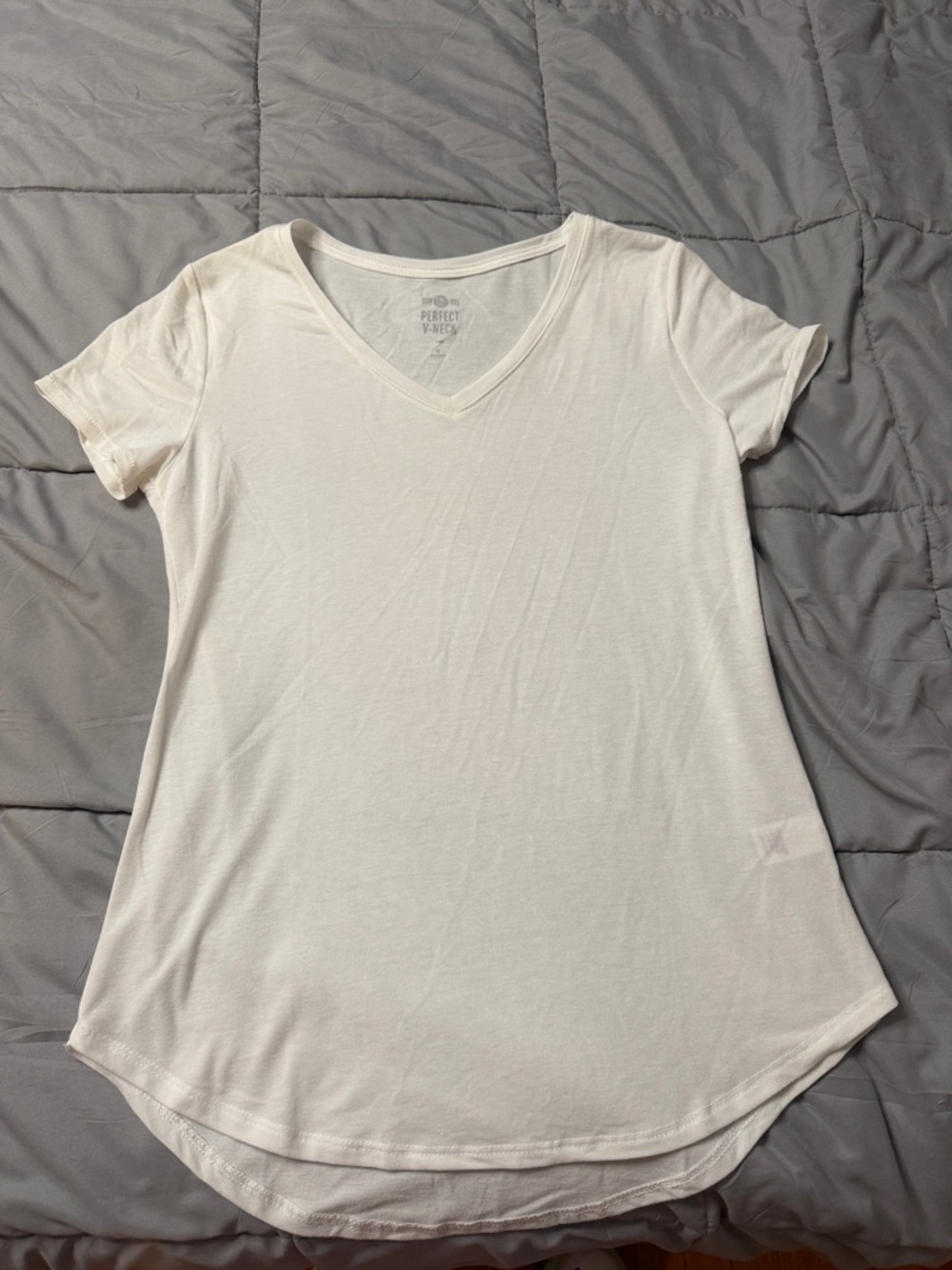 SO White V-Neck Short Sleeve Tee